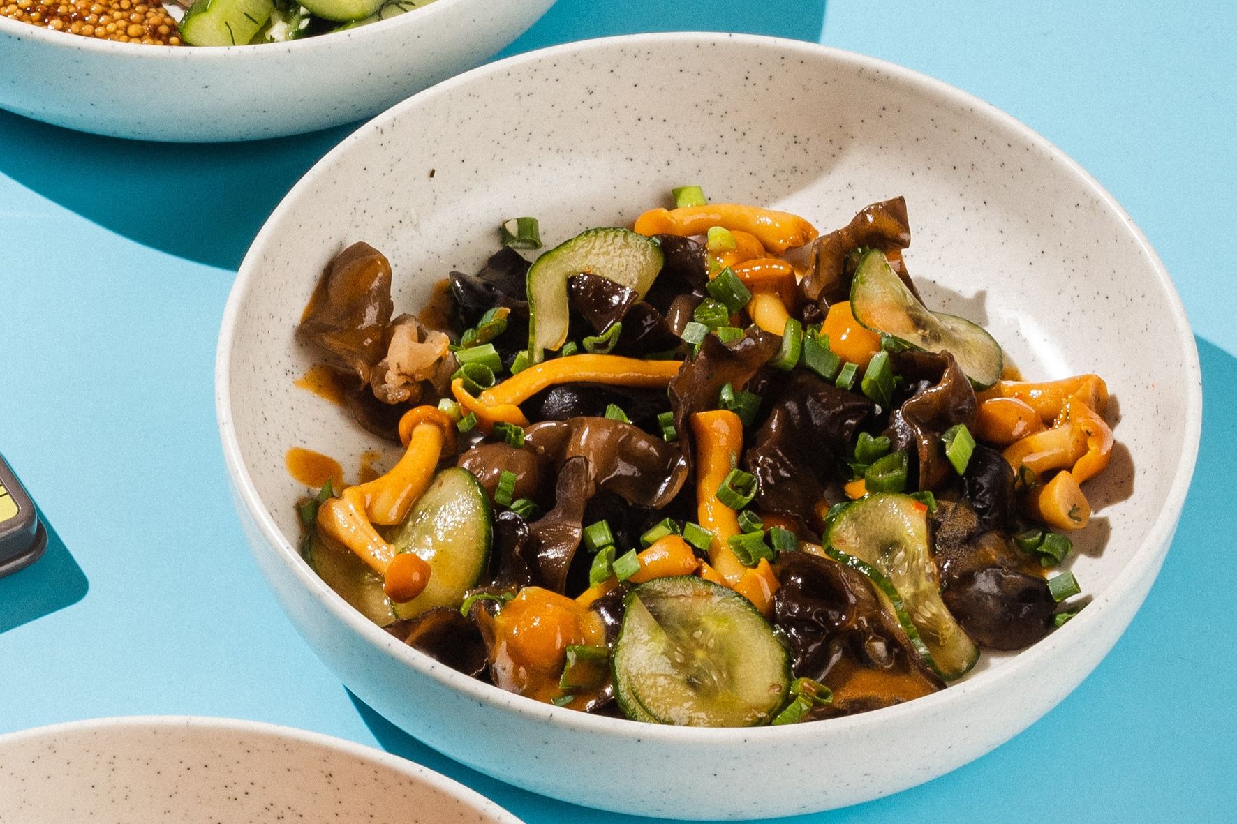 Муэр, опята, огурец в азиатском маринаде.