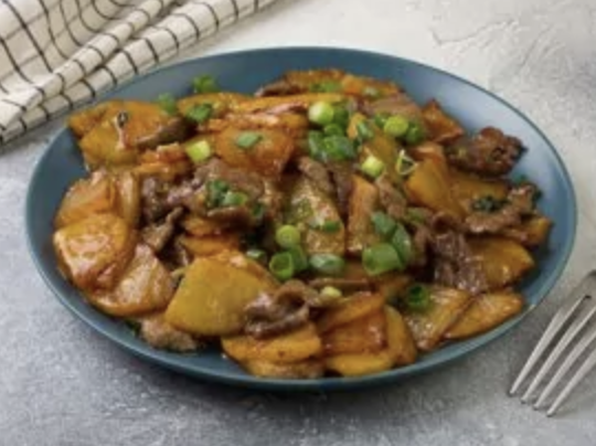 Говядина жаренная с картофелем