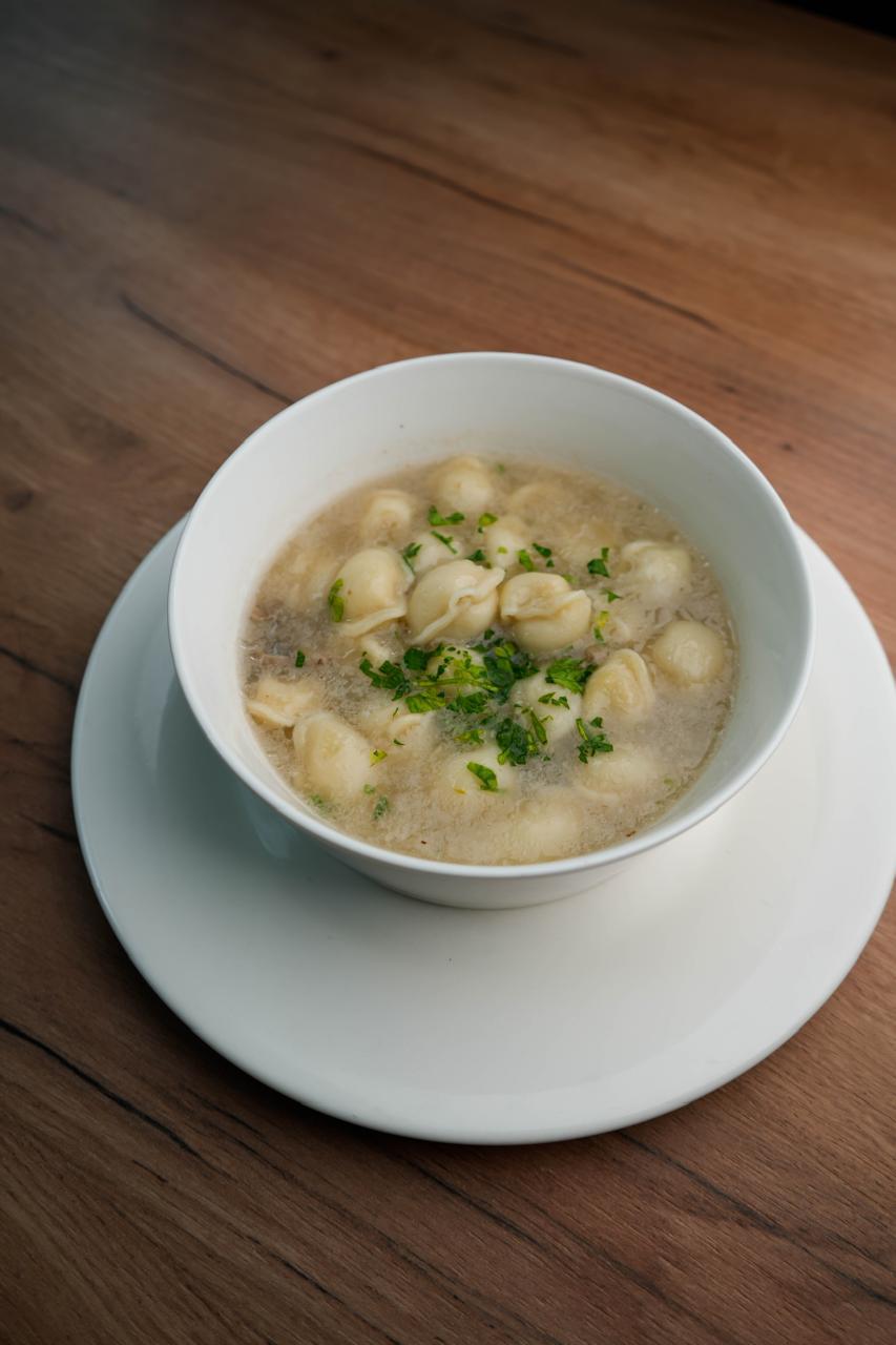 Пельмени с грибным бульоном