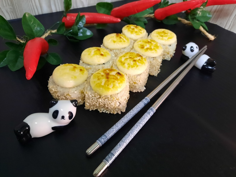 Запеченный ролл с курицей
