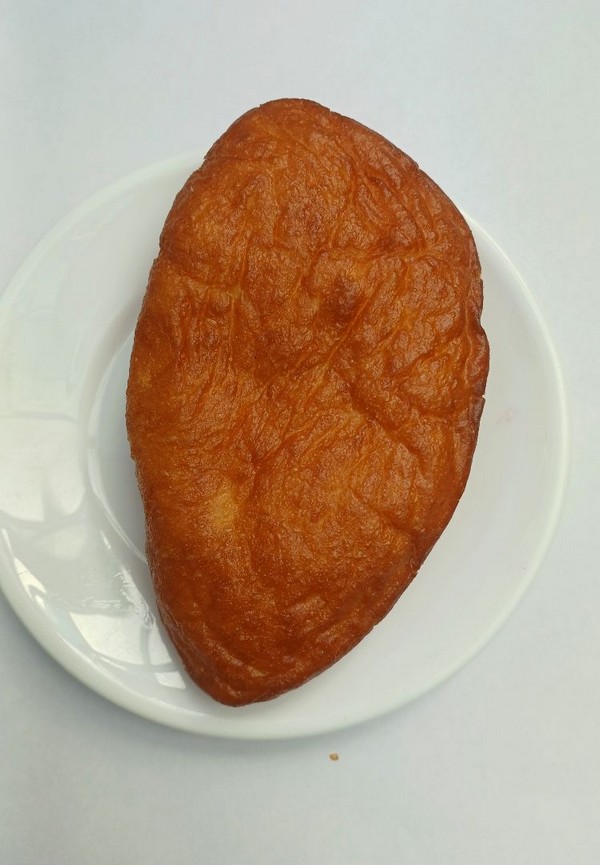 Пирожок жареный с яйцом