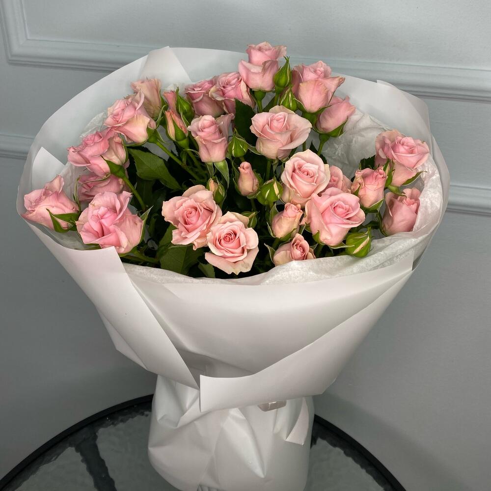 Букет из кустовой розы 7 шт