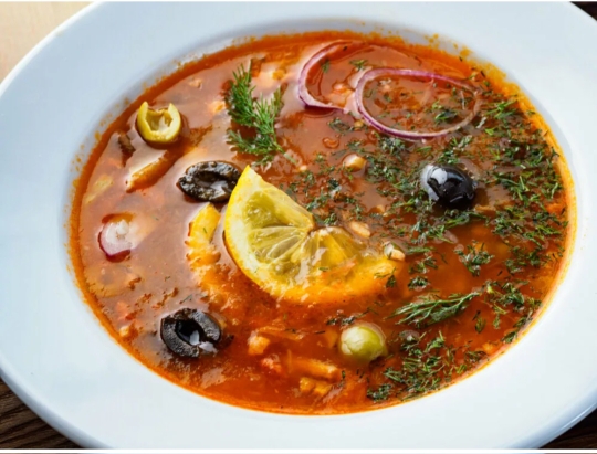 Солянка сборная мясная 