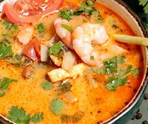 Том Ям с креветкой и кальмарами, с рисом