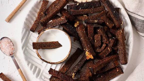 Печеные корочки + соус 