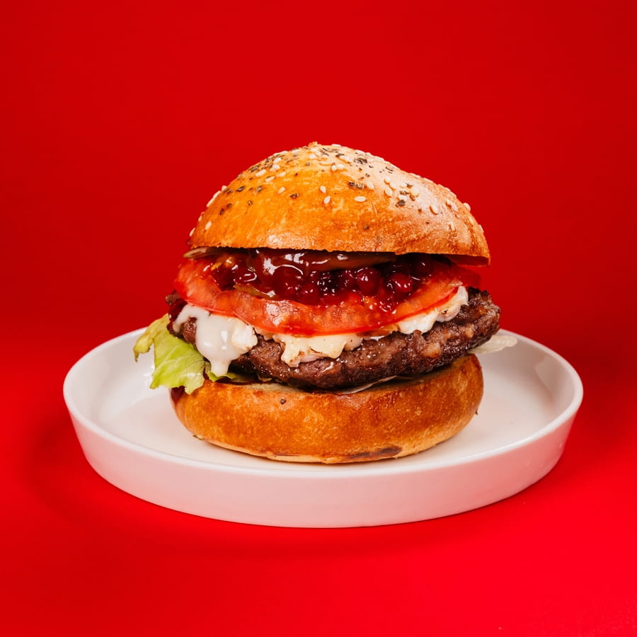 Камамбер с брусникой