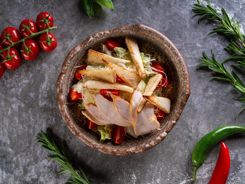 Цезарь с курицей