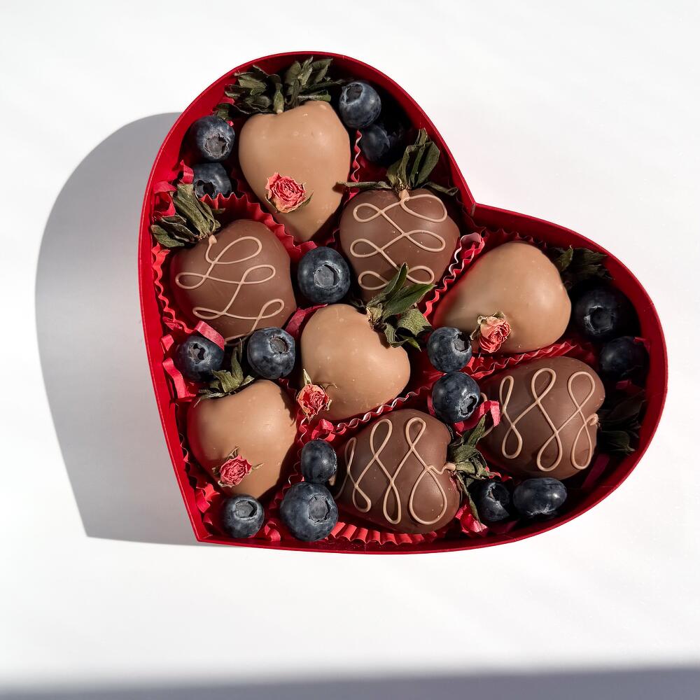 Клубника в шоколаде, сердце, размер S