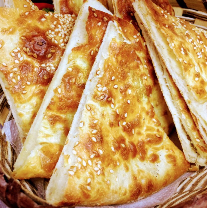Лепешка с кунжутом