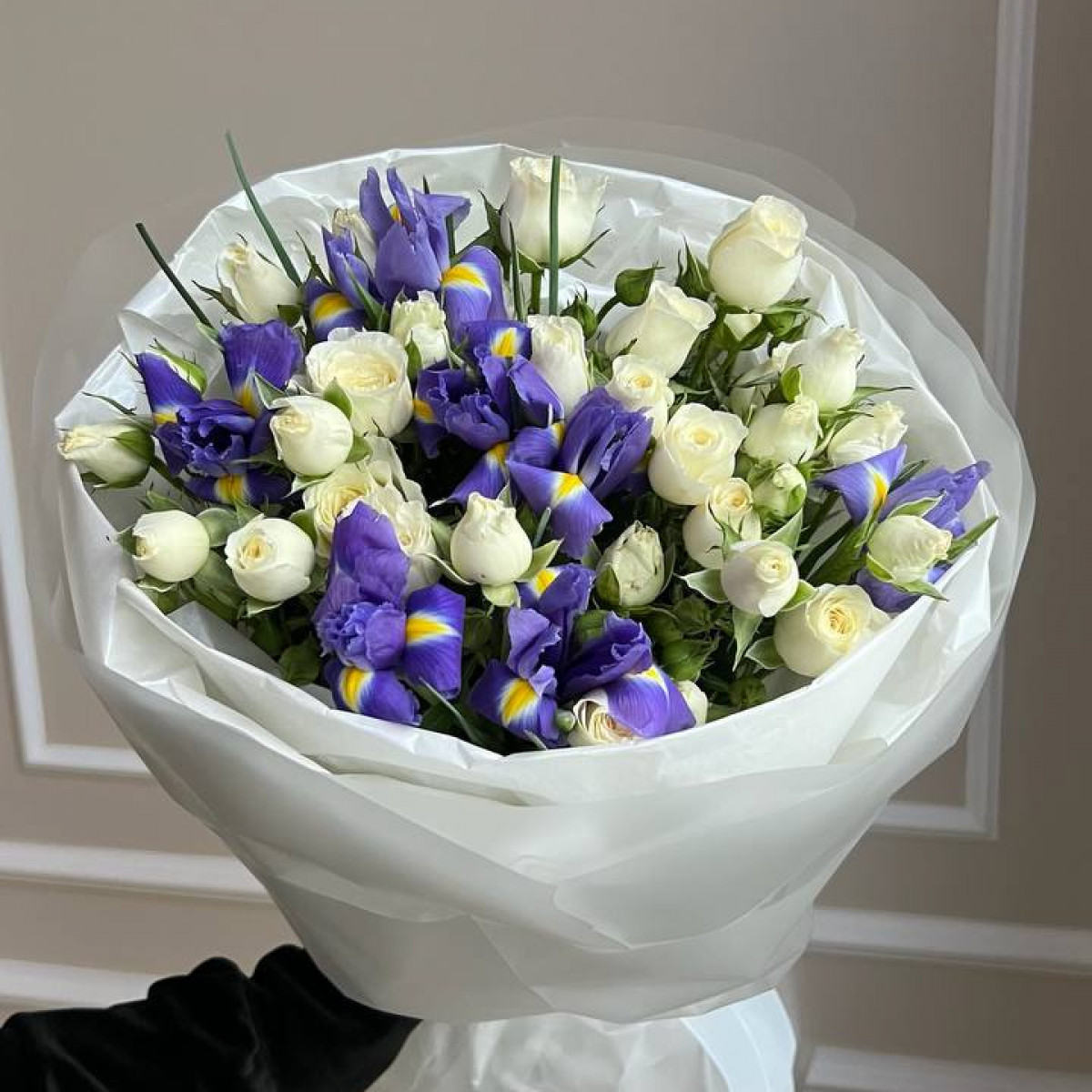 Букет сборный с ирисами Артикул: 2699