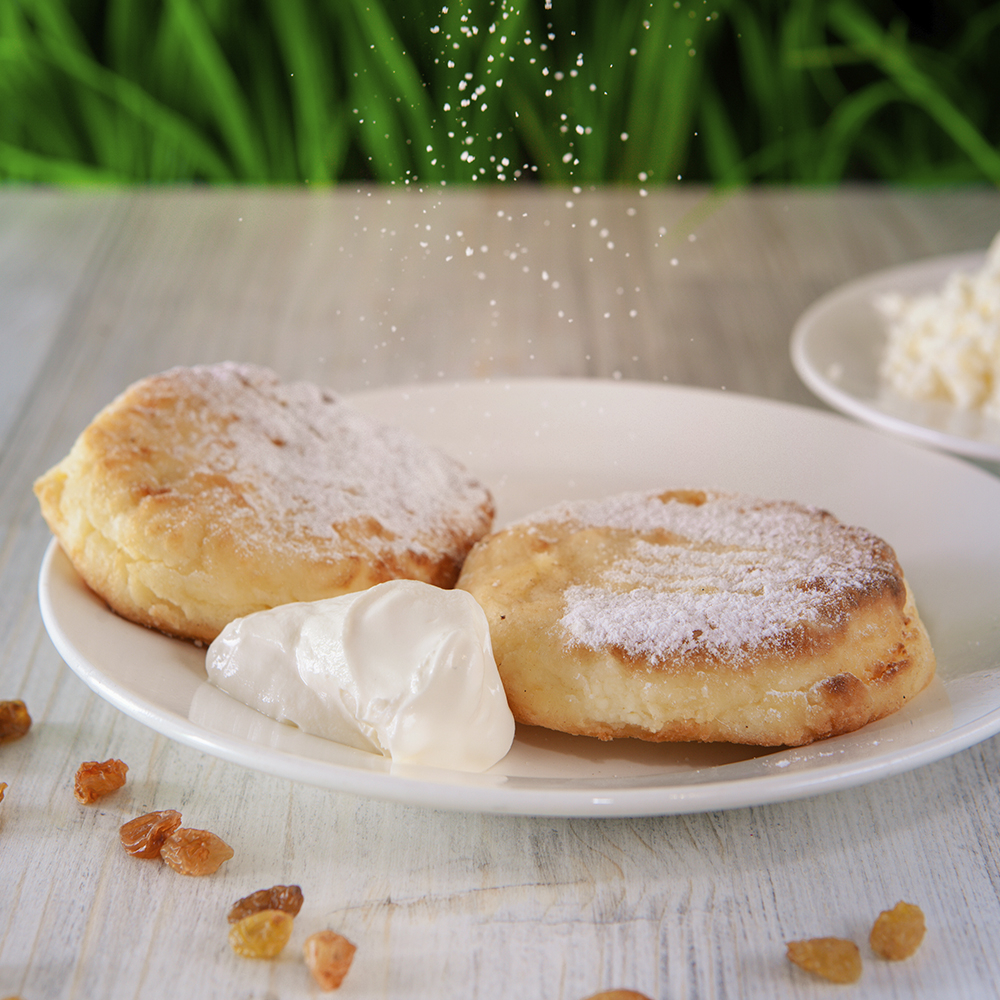 Сырники со сметаной