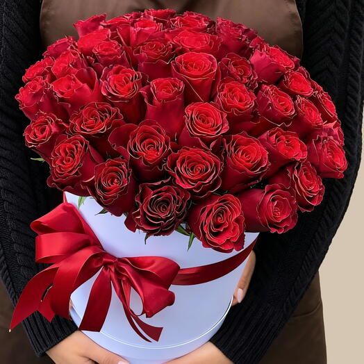 51 красная роза в коробке