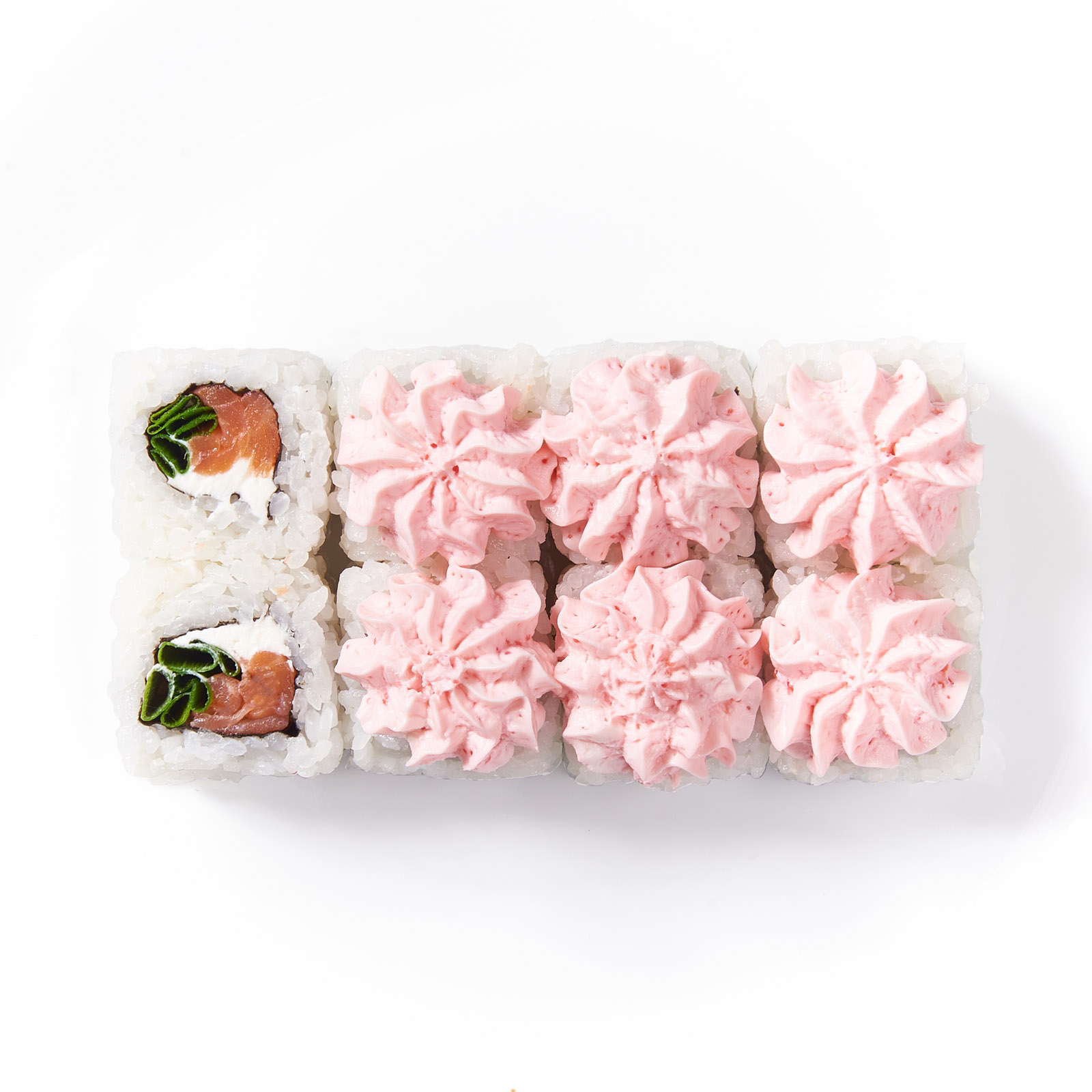 Ролл с соусом лава