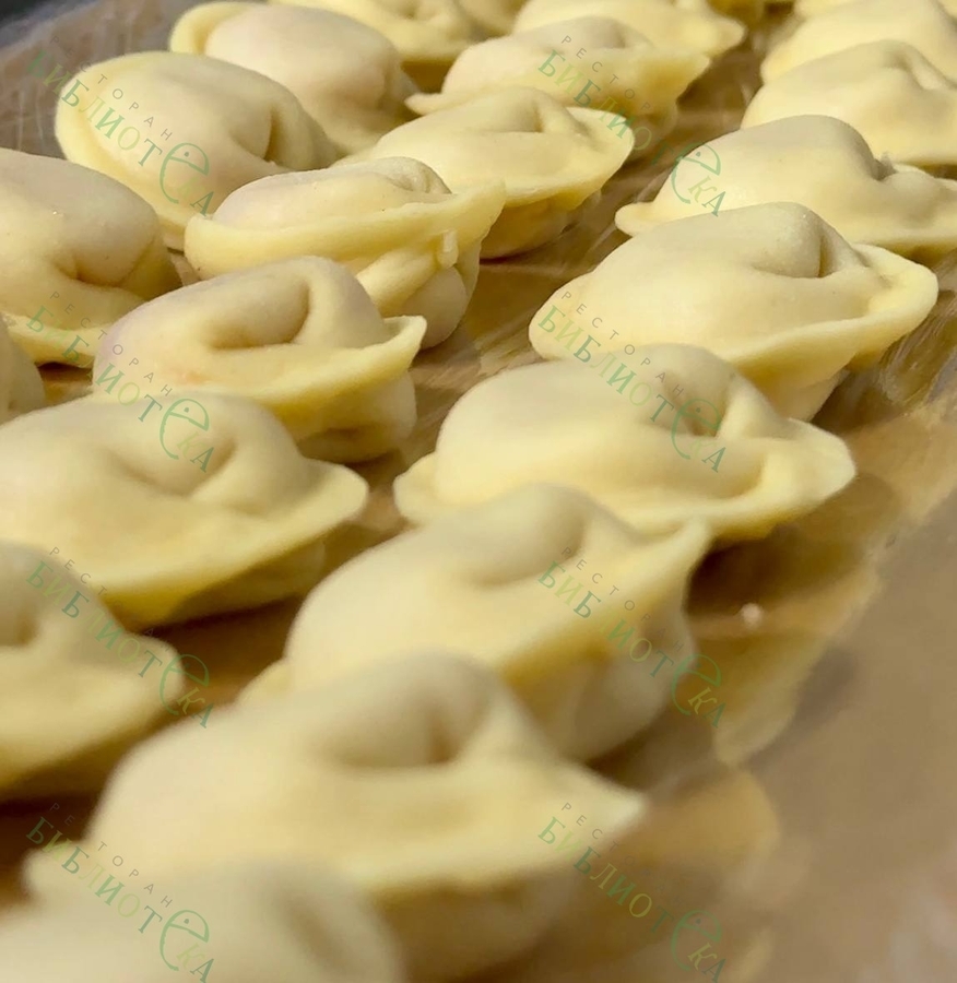 Пельмени со свининой и говядиной ручной лепки замороженные