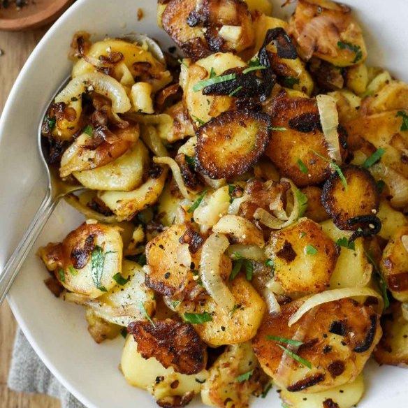 Картофель жареный с луком