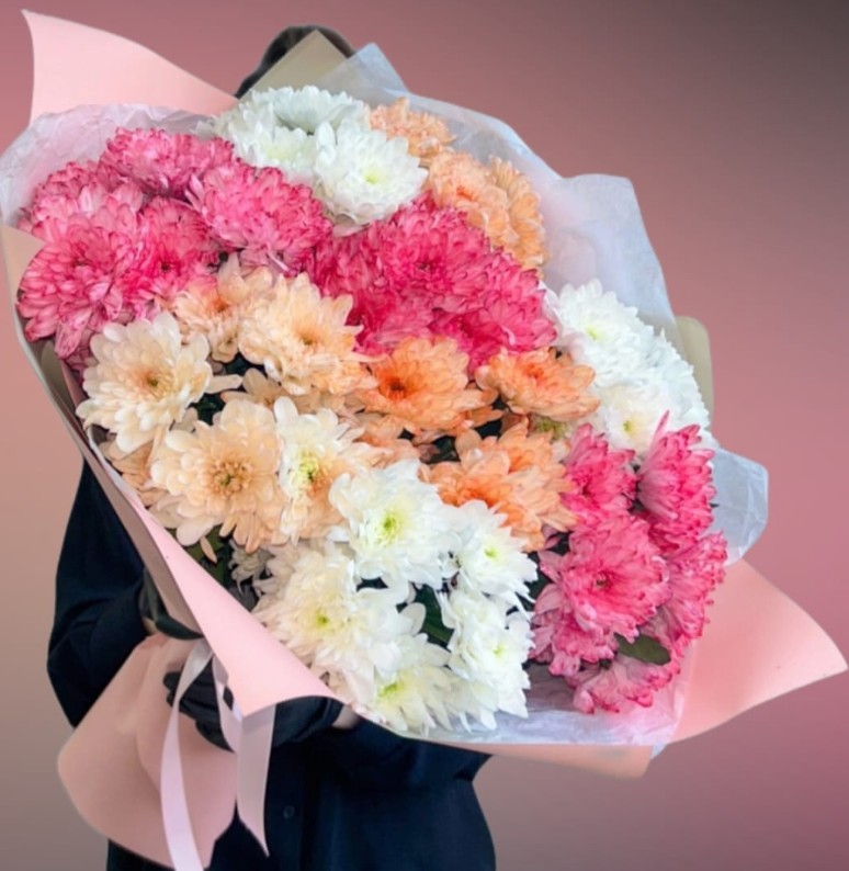 Красочный букет хризантем