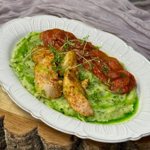 Курочка - чоризо с томатным соусом