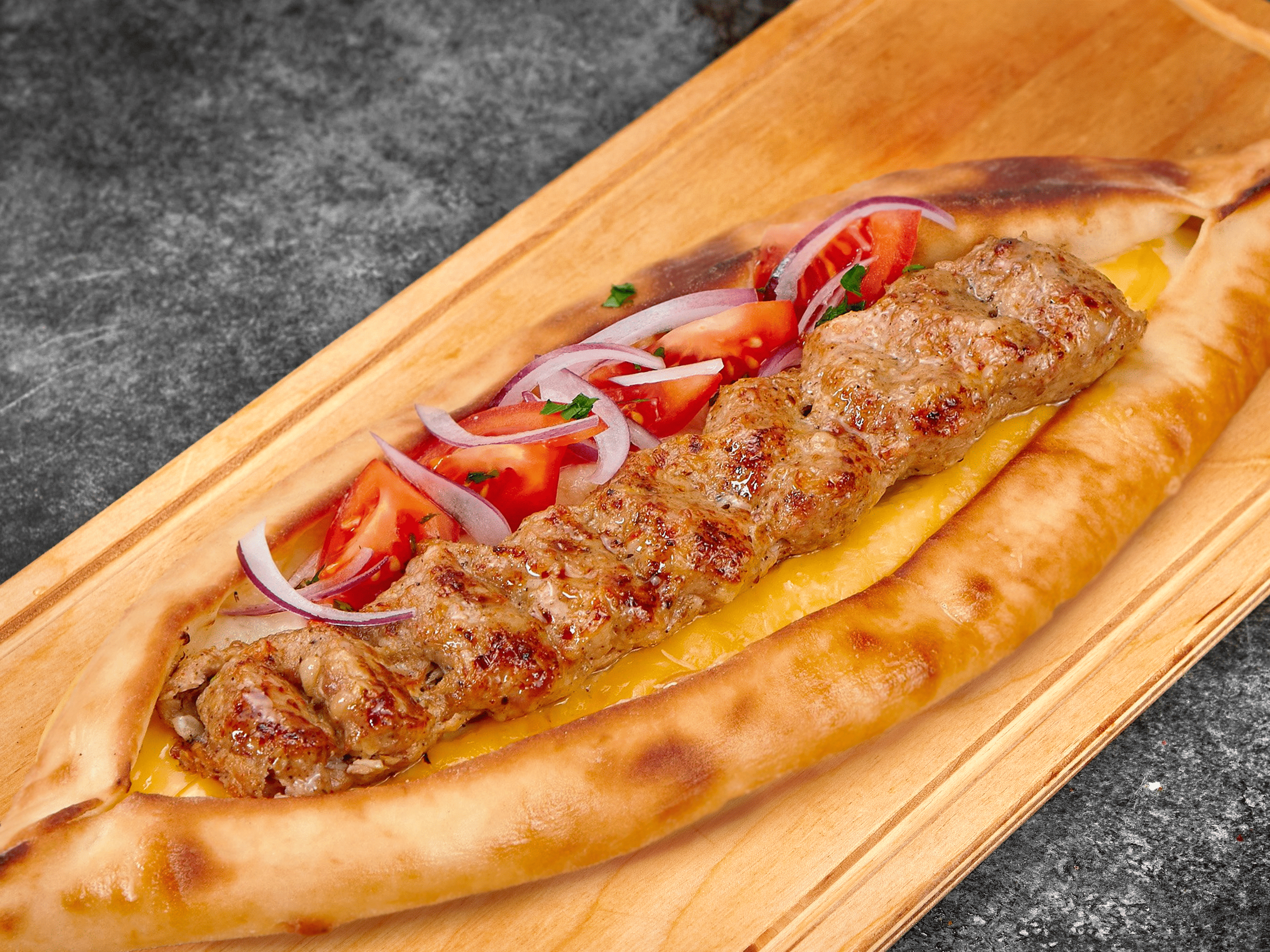 Люля из курицы в сырной лодочке