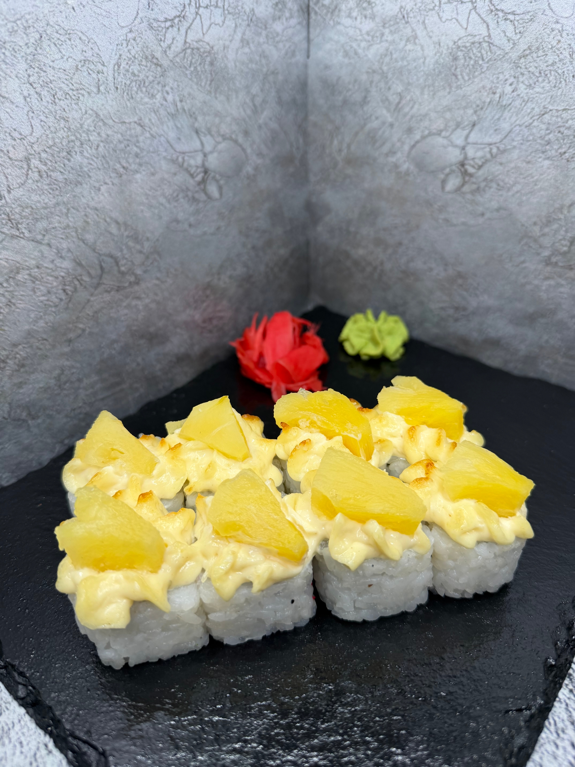 Запечённый курочка с ананасами