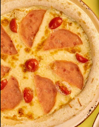 Пицца с ветчиной и сыром