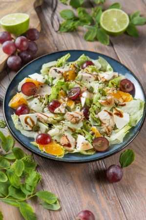 Салат с апельсином и курочкой