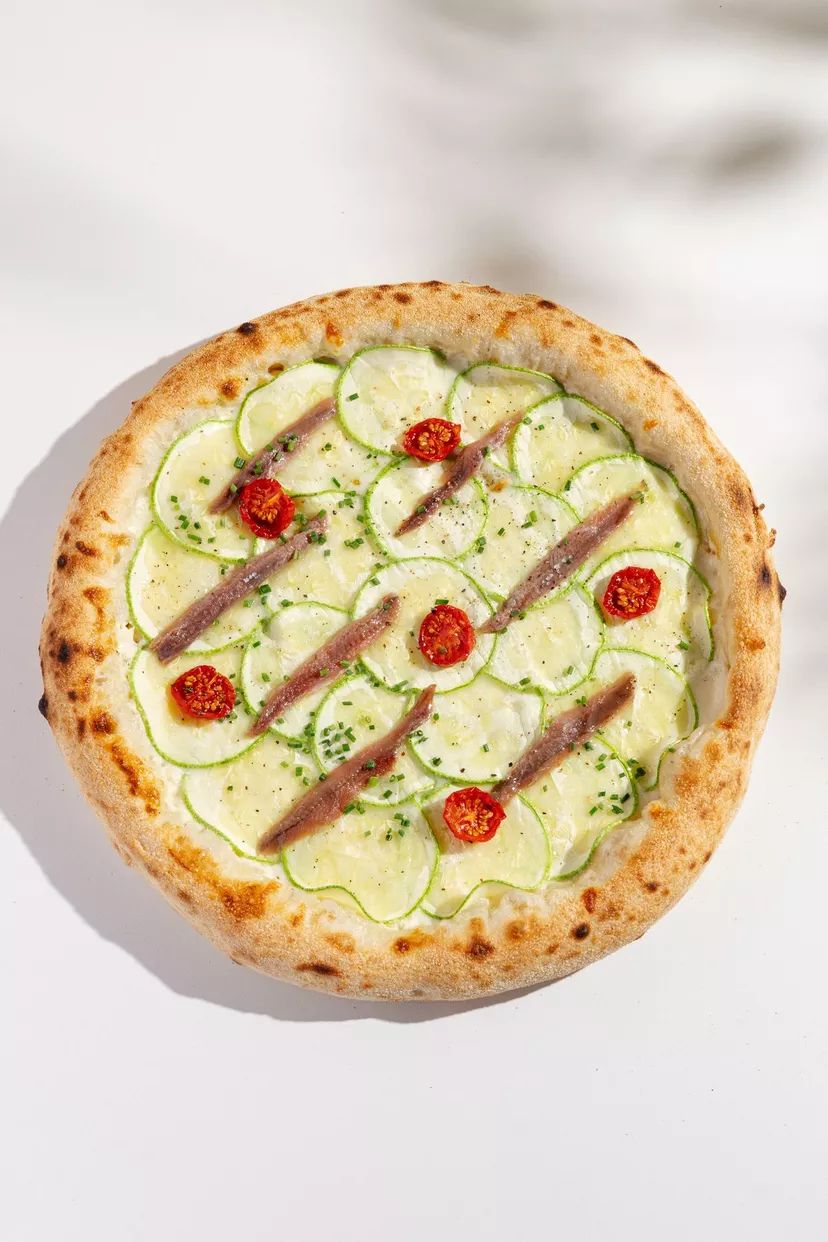 Пицца с анчоусом