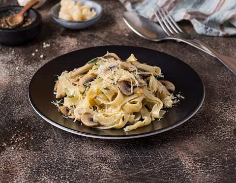 Паста курица с грибами 
