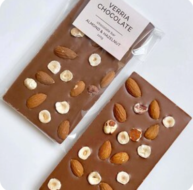 Молочный шоколад 33% Almond hazelnut