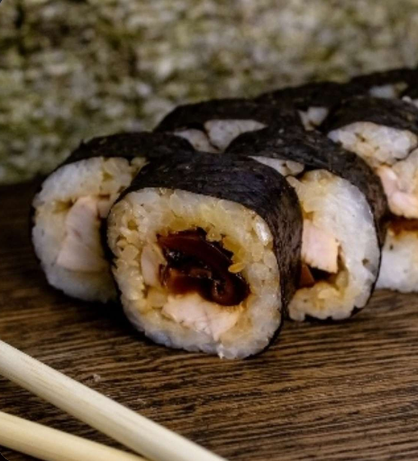 Ролл с шиитаке и курицей