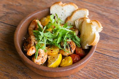 Тигровые креветки в чесночном соусе