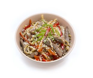 Яичная лапша со свининой