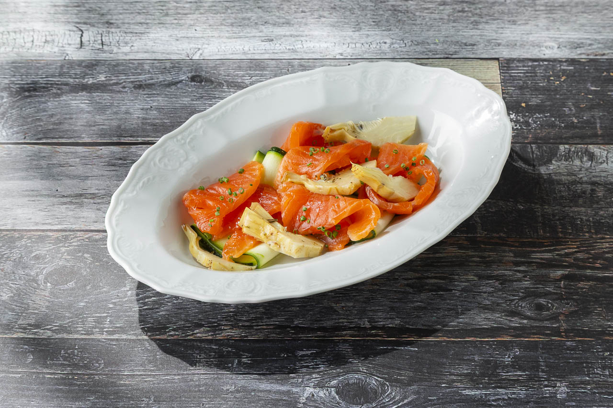 Форель с артишоками и цукини