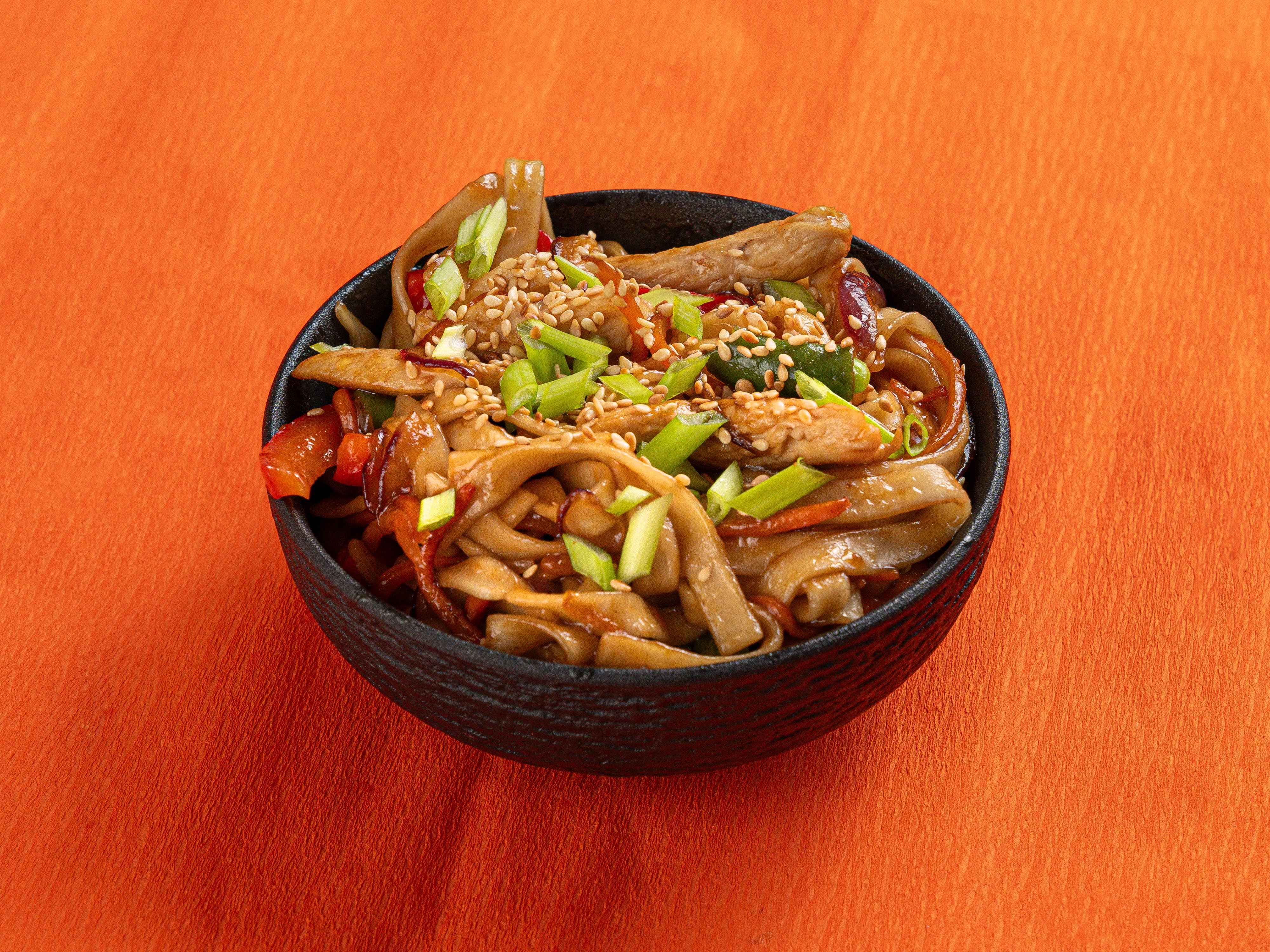 WOK с курицей