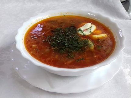 Борщ (по желанию с гренками)