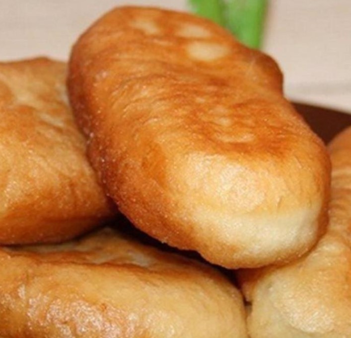 Пирожок жареный с капустой