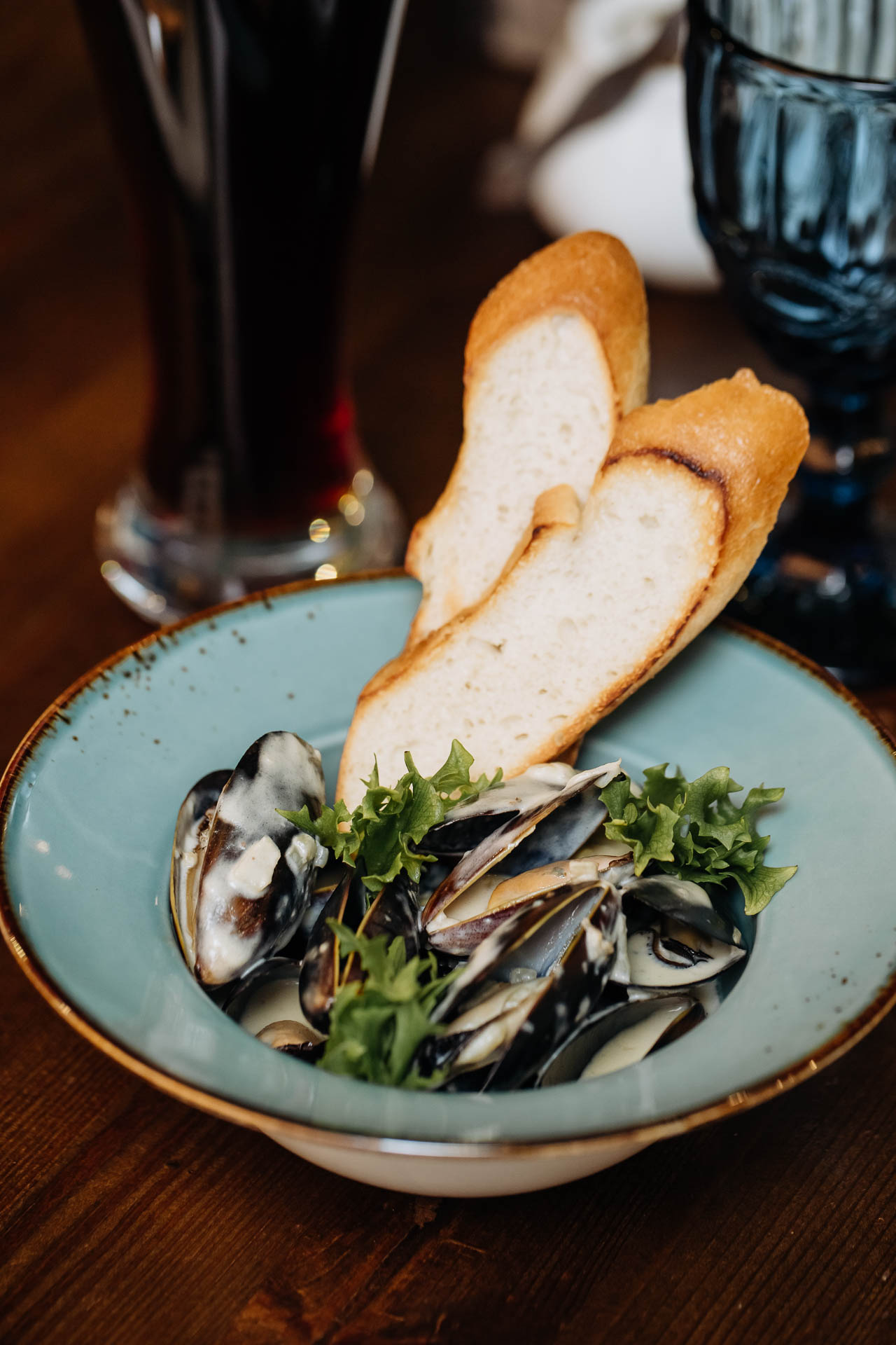 Мидии в створках в соусе Дор-блю