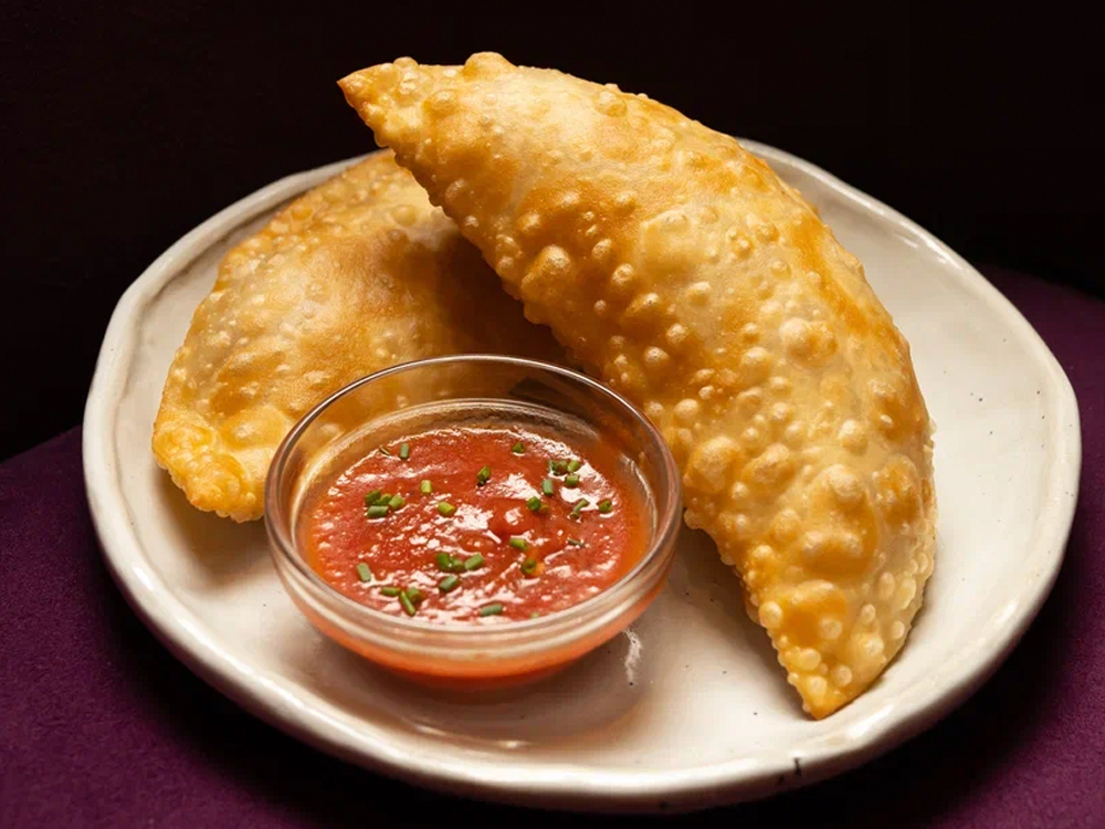 Чебуреки мясные с моцареллой