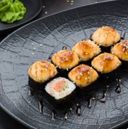 Запеченный ролл с лососем