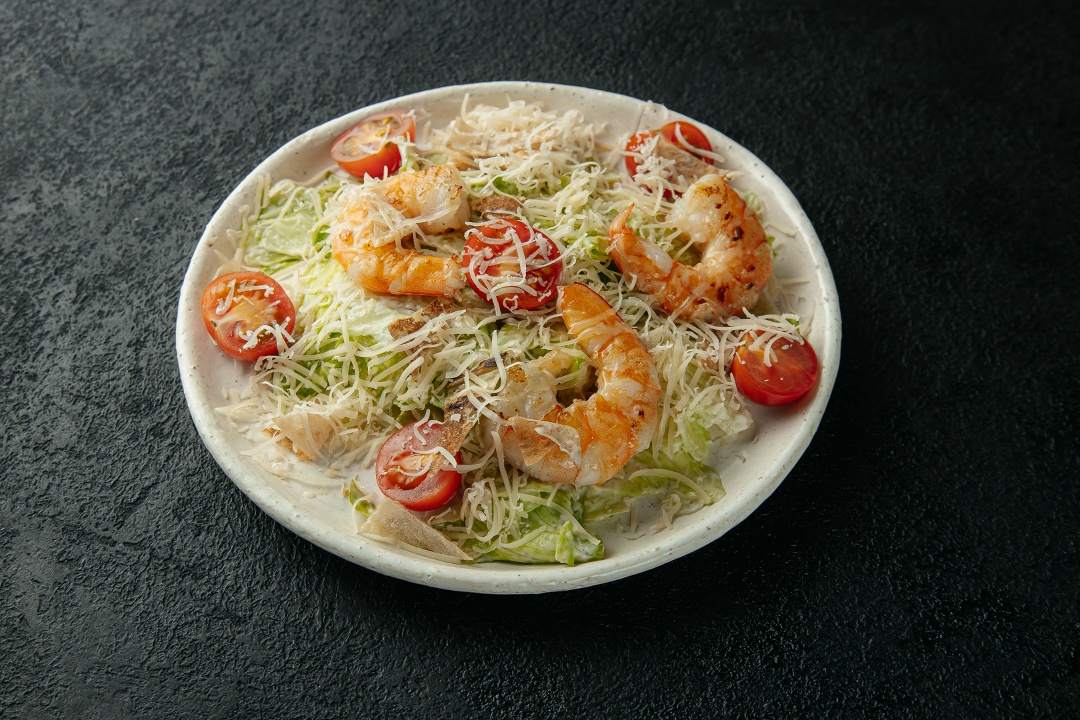 Цезарь с креветками (салат)