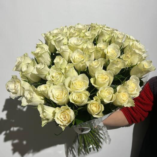 Розы белые 51