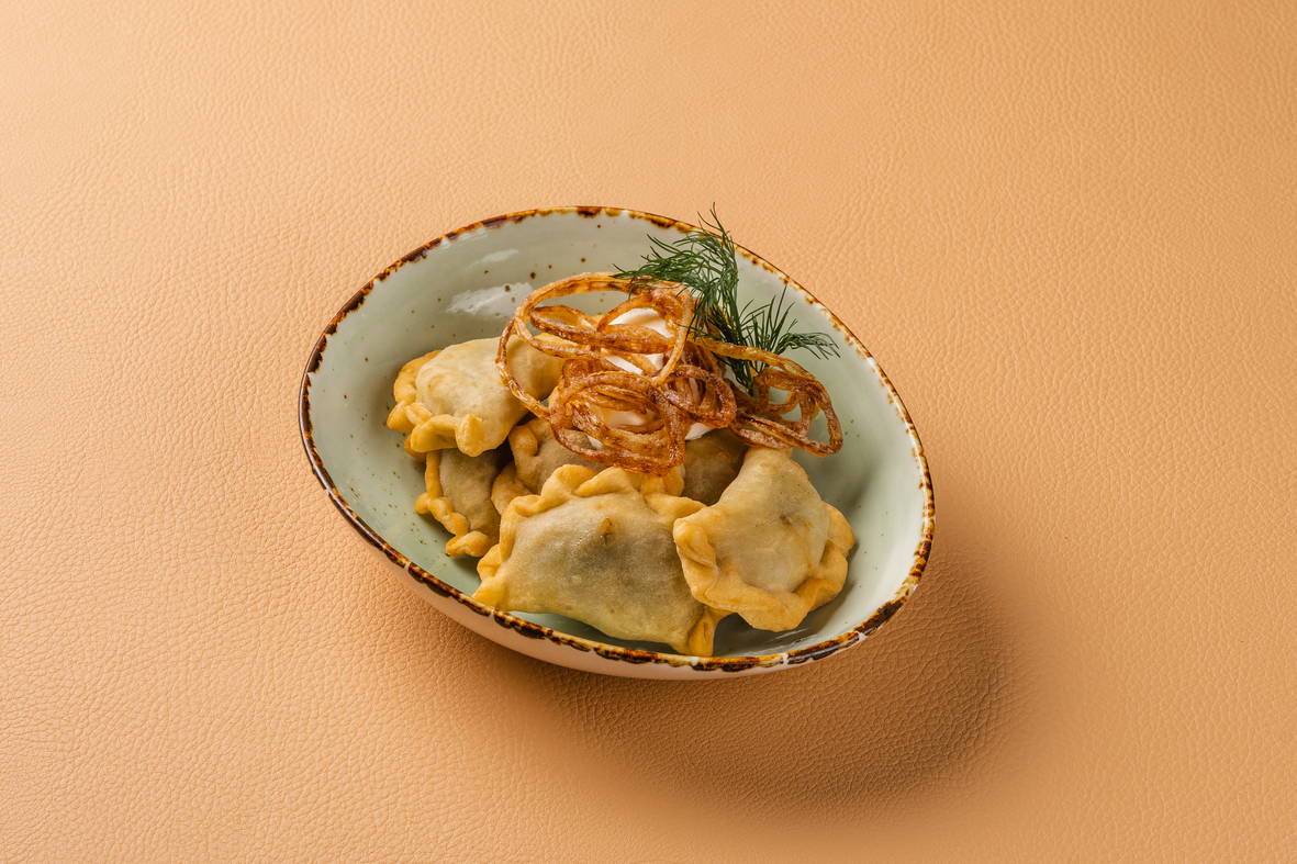 Вареники картофель и грибы жареные