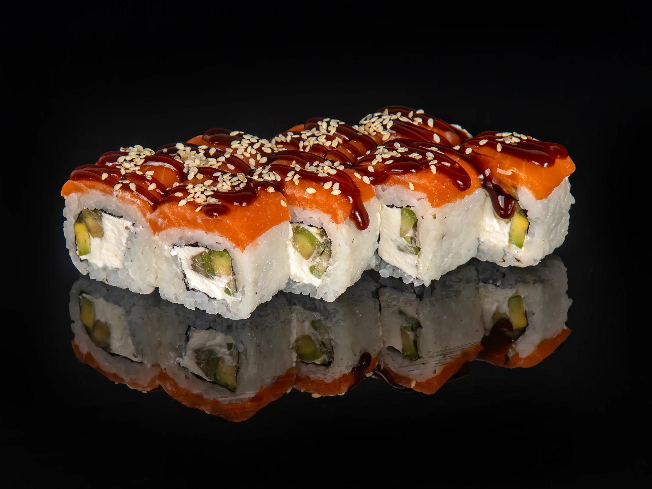 Татаки ролл с лососем