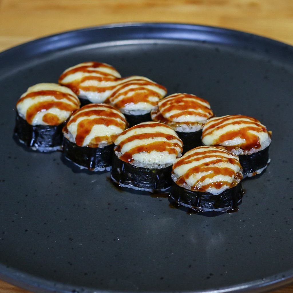 Запеченный ролл с курицей