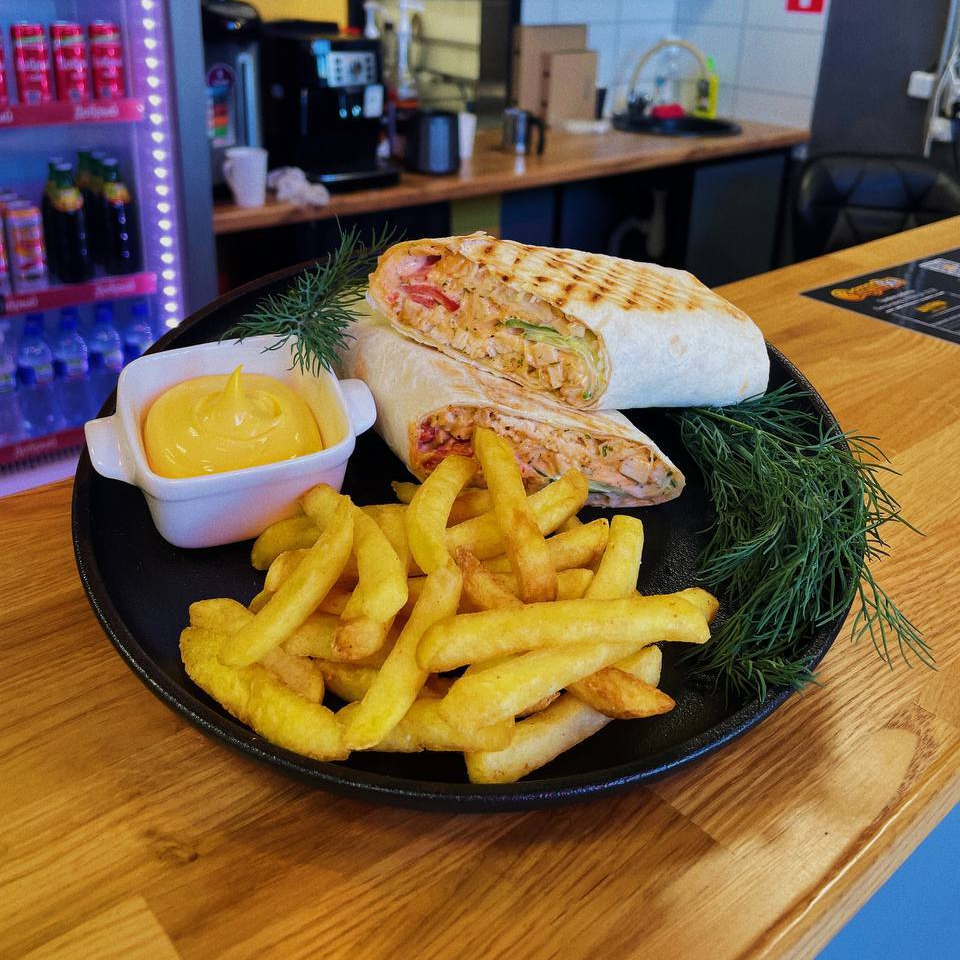 Комбо 1 - Шаурма Классика, Картошка (100гр), соус.