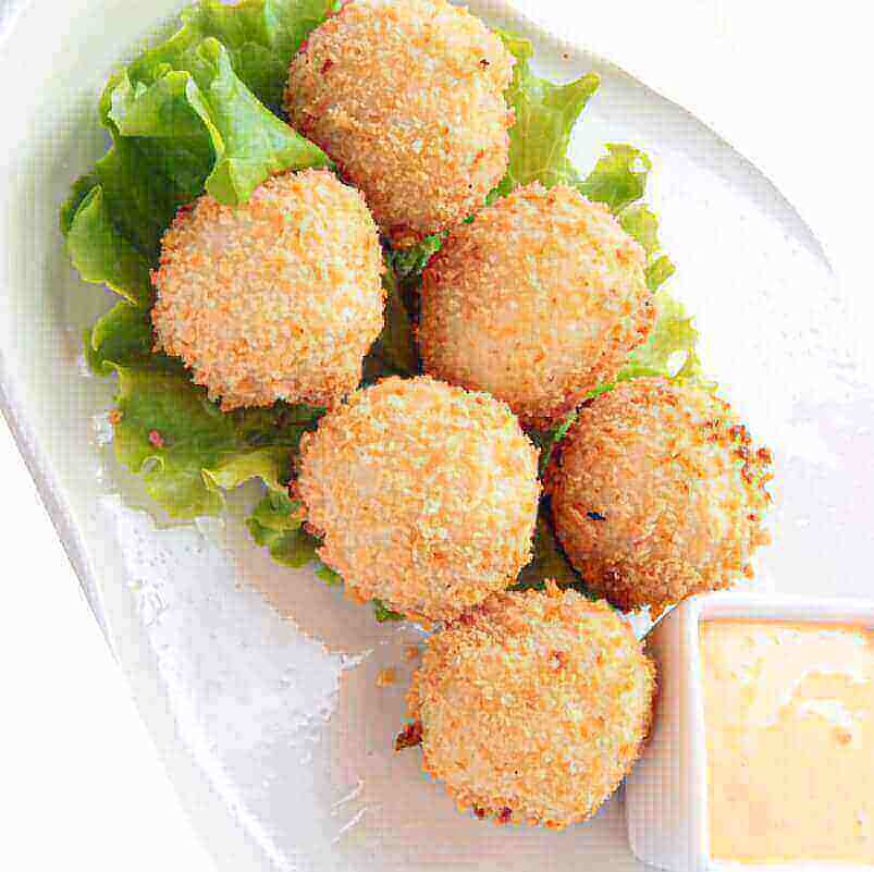 Рисовые шарики с копченой курицей