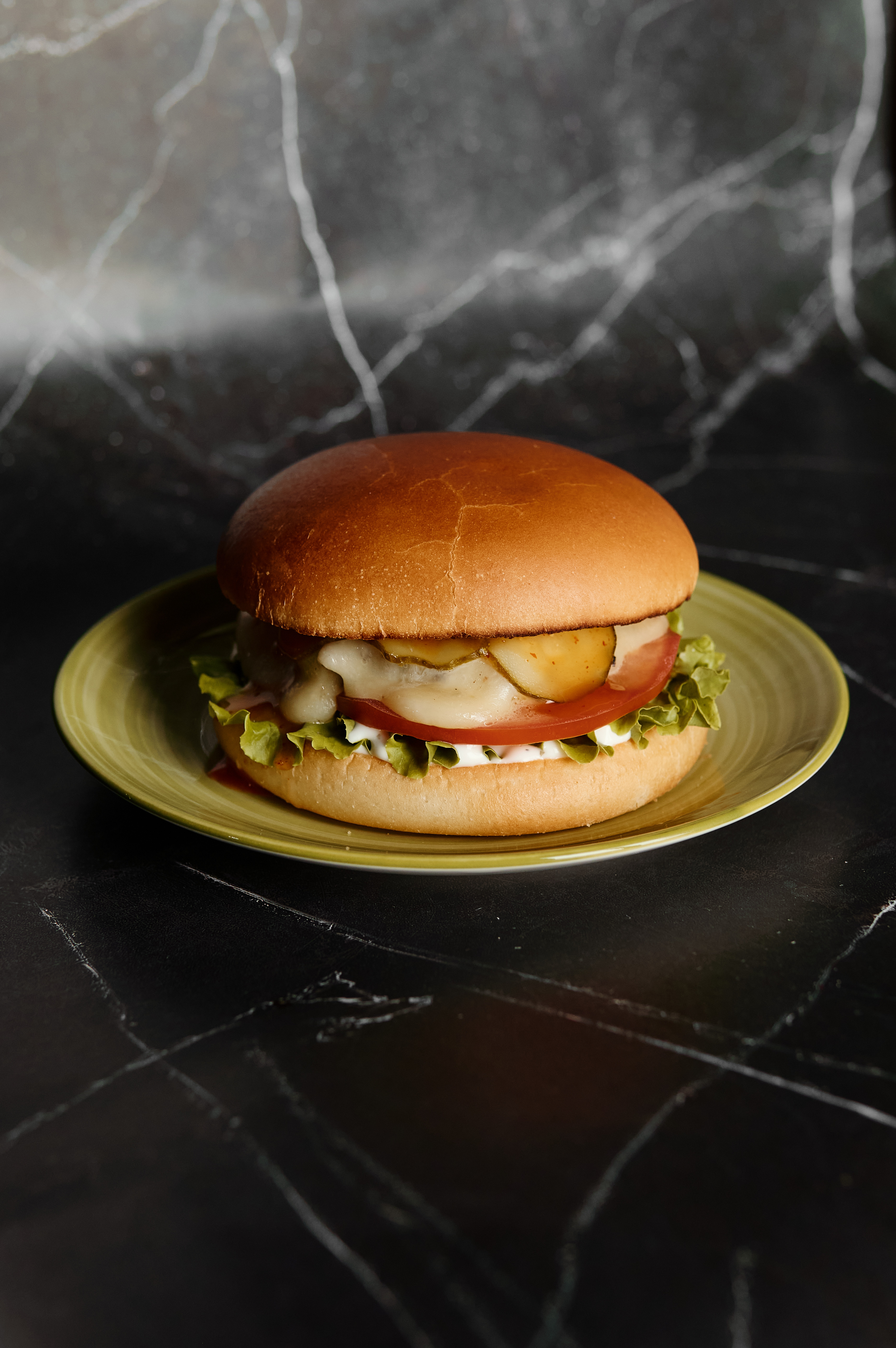 Бургер с манговым соусом