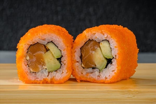 Ролл Калифорния с лососем