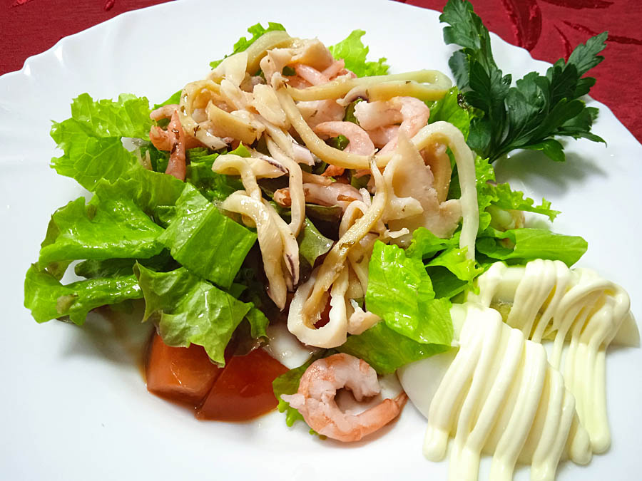 Салат из морепродуктов