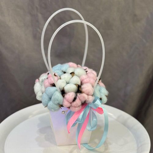 Букет из цветного хлопка в сумочке