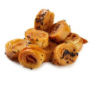 Хворост с кунжутом и мёдом